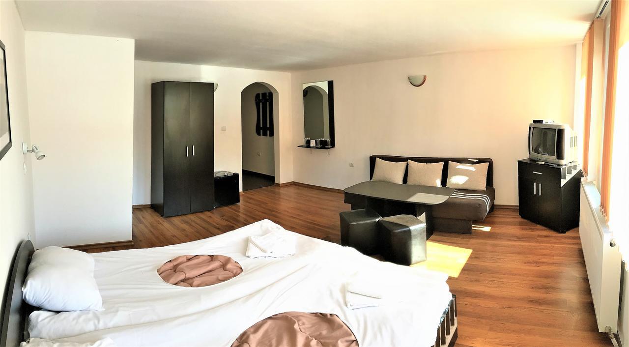 Yakovtsi Inn מראה חיצוני תמונה